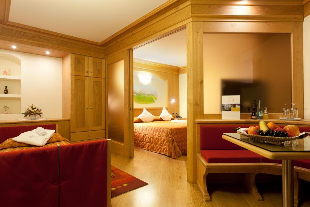 Hotel Baita Montana Ливиньо Стая снимка